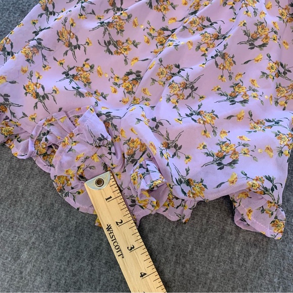 Audrey 3+1 Romper Small Purple Floral Ruffle Hem Feminine Flirty V-neck‎ - Picture 6 of 9